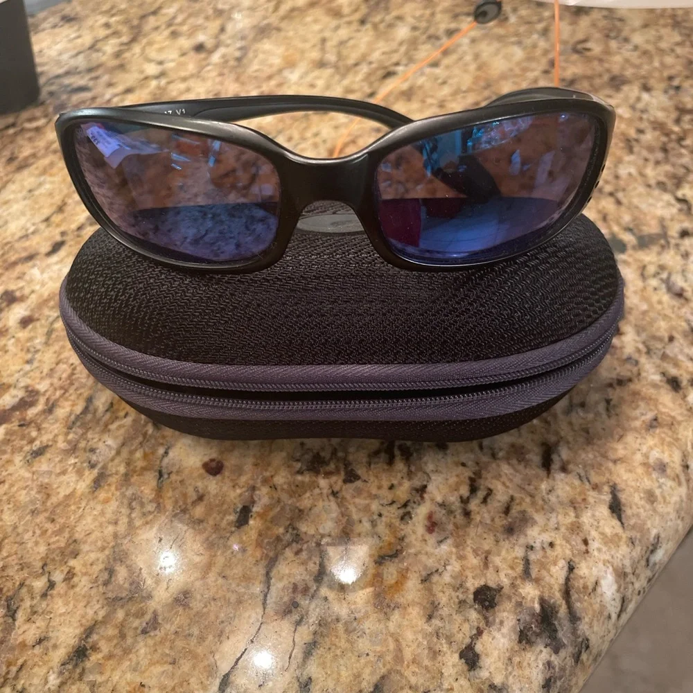 Costa Black and Blue Brine 580 Sunglasses w Box - Picture 10 of 10